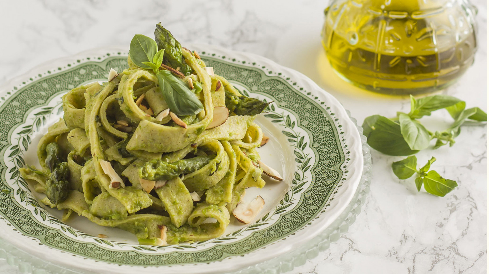 Tagliatelle di crêpe agli asparagi