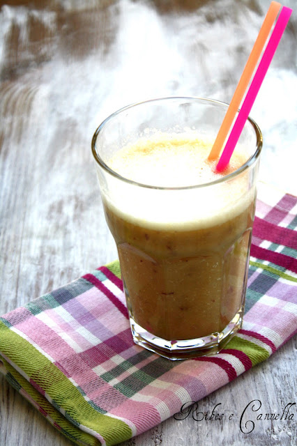 Frullato con banane e pesche