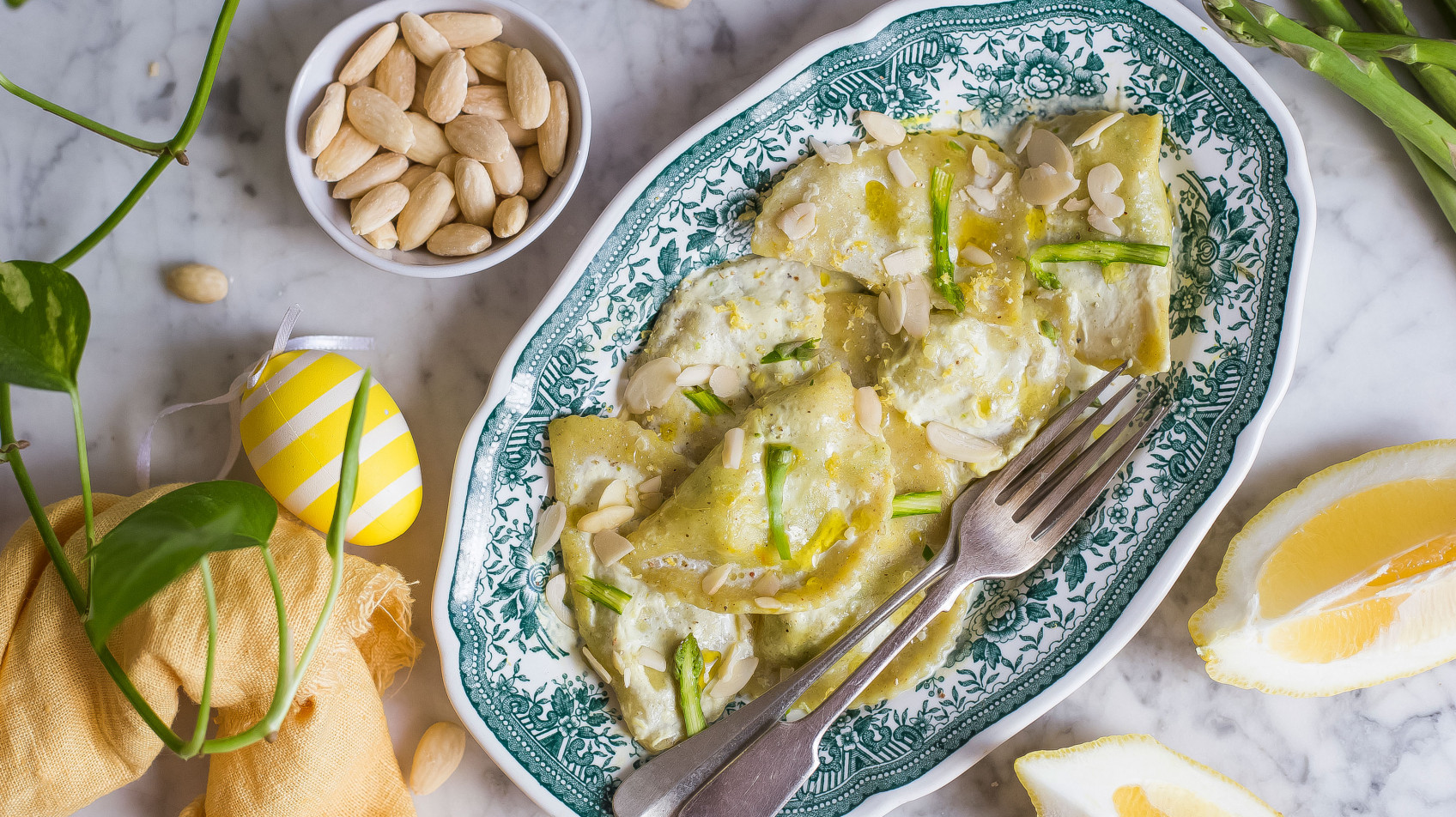 Ravioli senza glutine con asparagi e mandorle