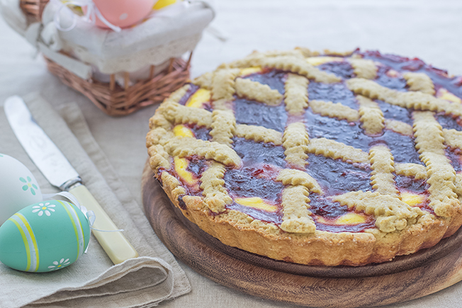 Crostata con ricotta e composta di amarene