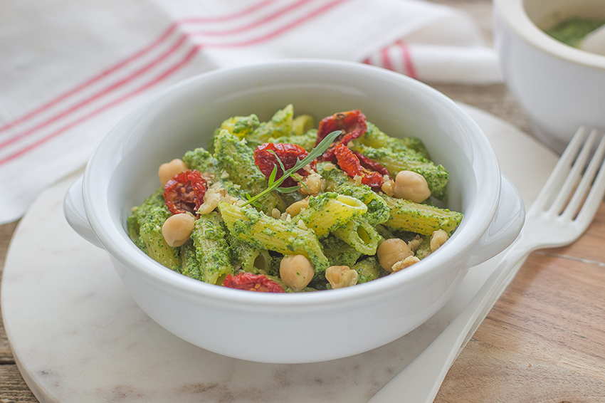 Pasta con pesto di rucola e ceci