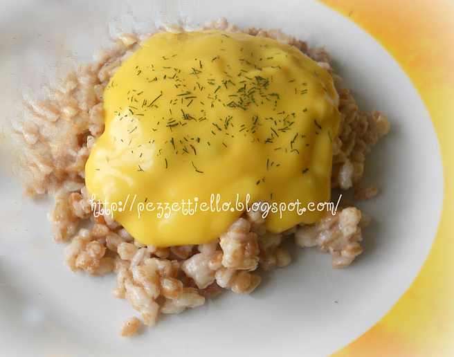 Farro perlato con fonduta ai due formaggi